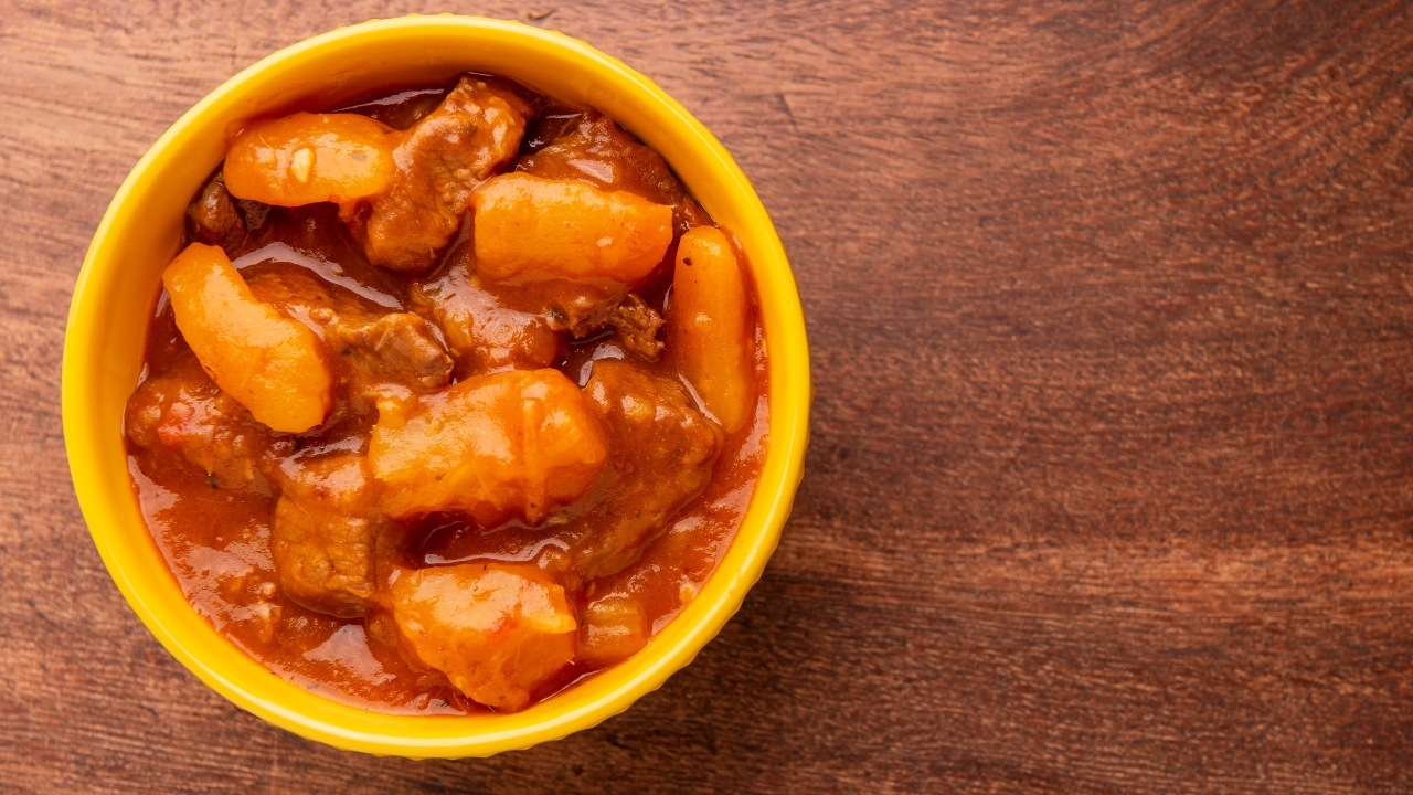 Carne cozida com mandioca