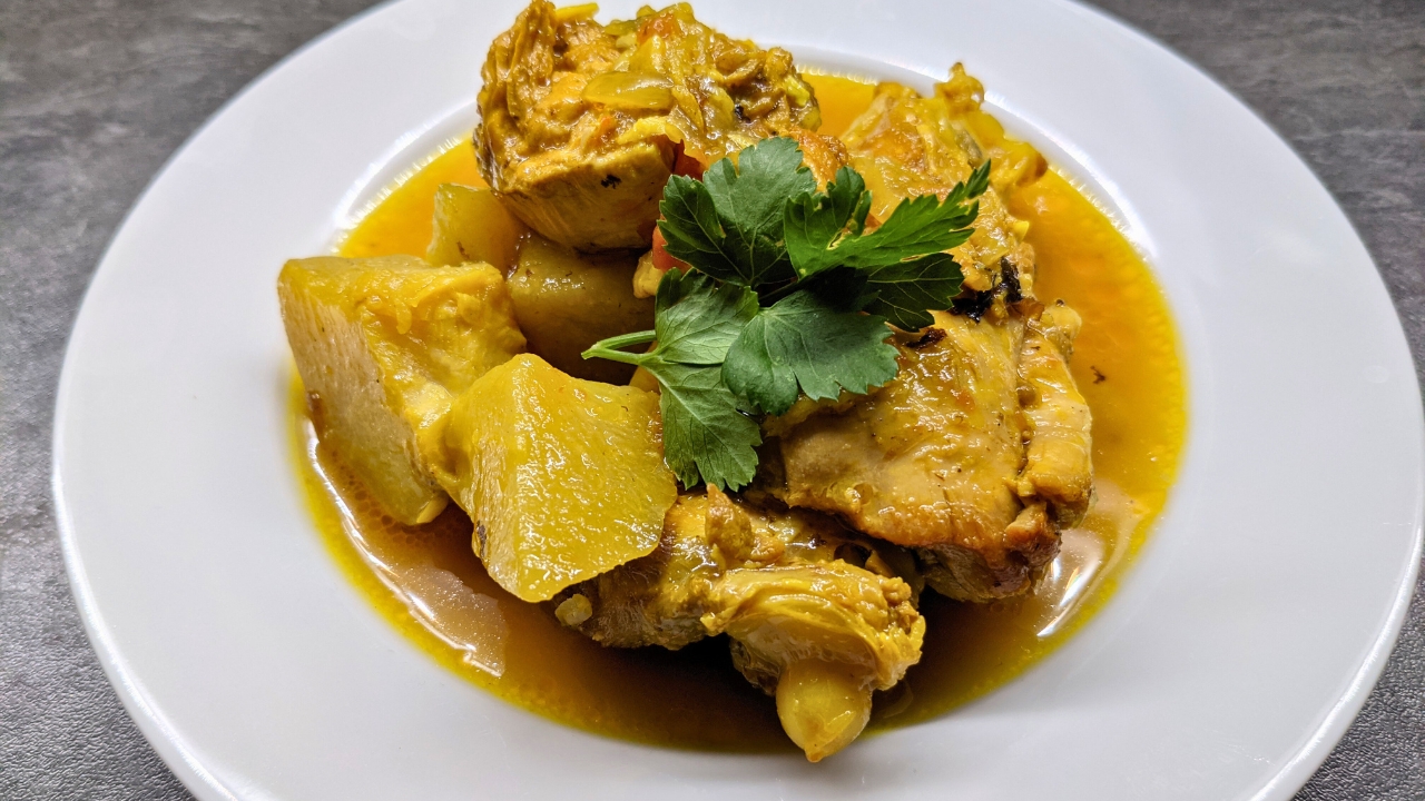 Frango com batata ensopado