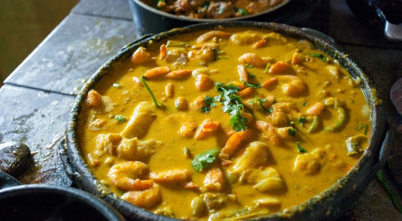 Moqueca de camarão com peixe