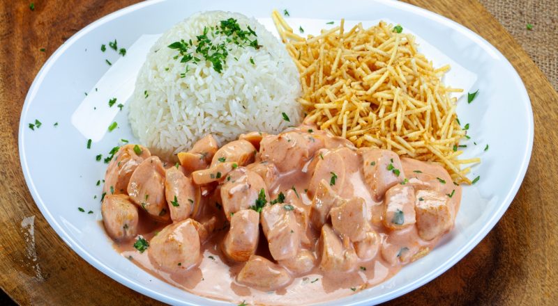 Strogonoff de frango para 30 pessoas