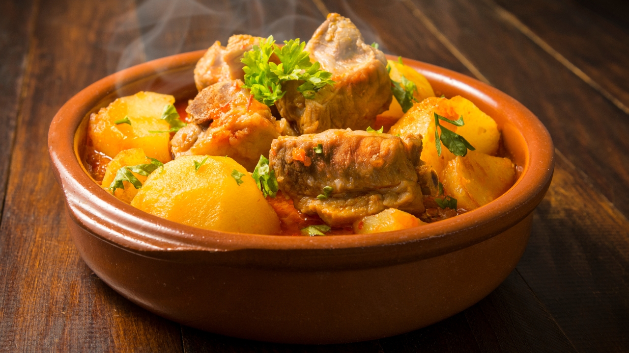 Carne guisada com batatas