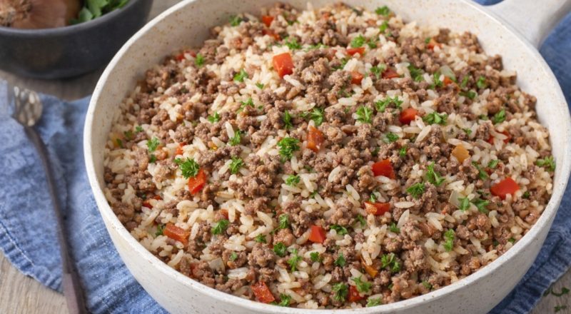 Arroz com carne moída