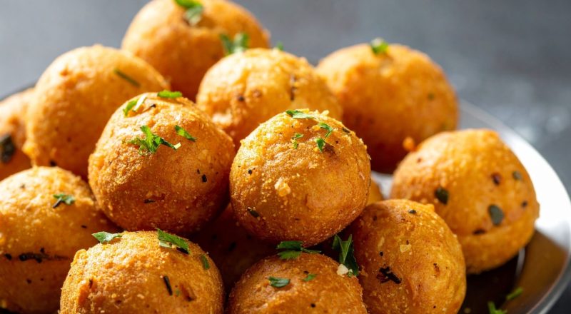 Bolinho de frango com batata na airfryer