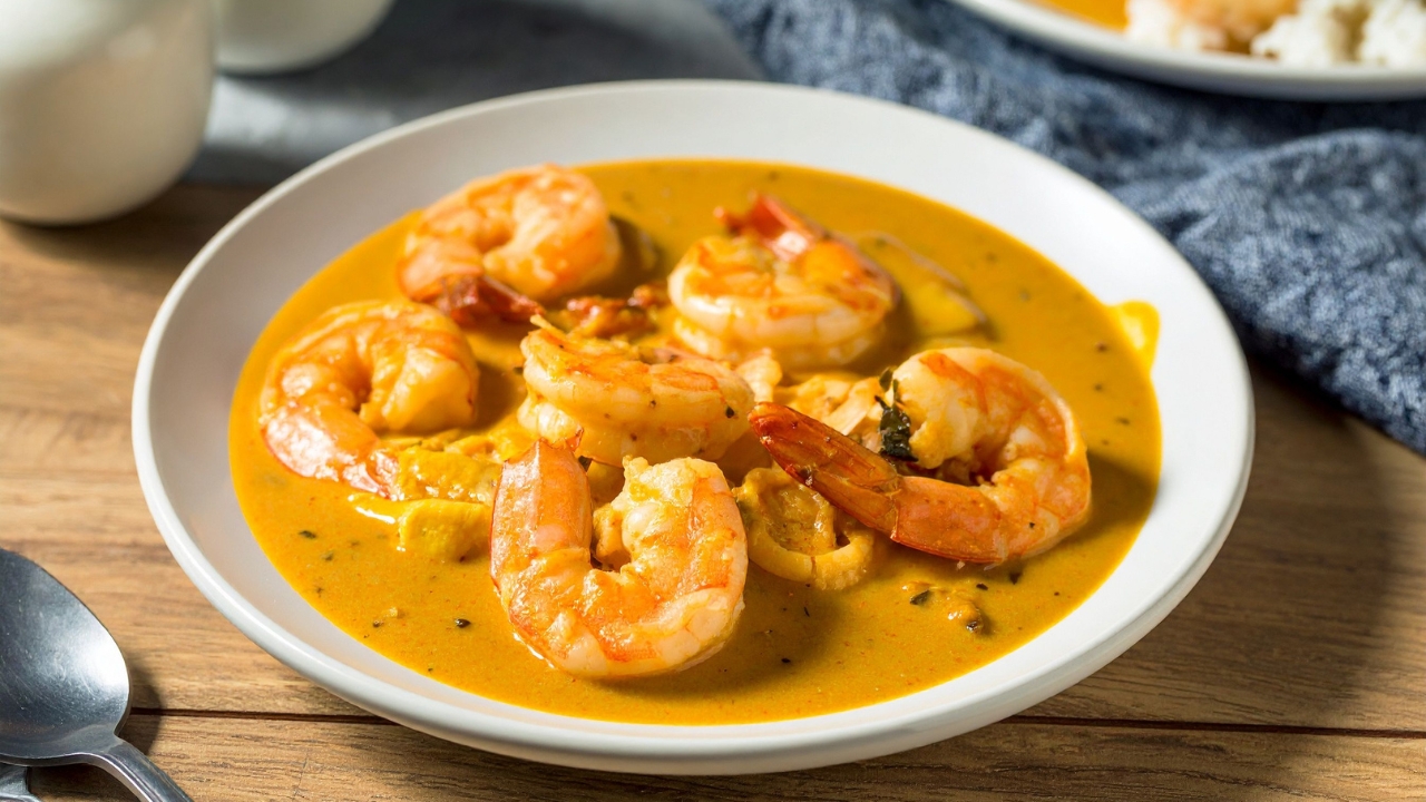 Caldo de batata baroa com camarão - Espetinho de Sucesso