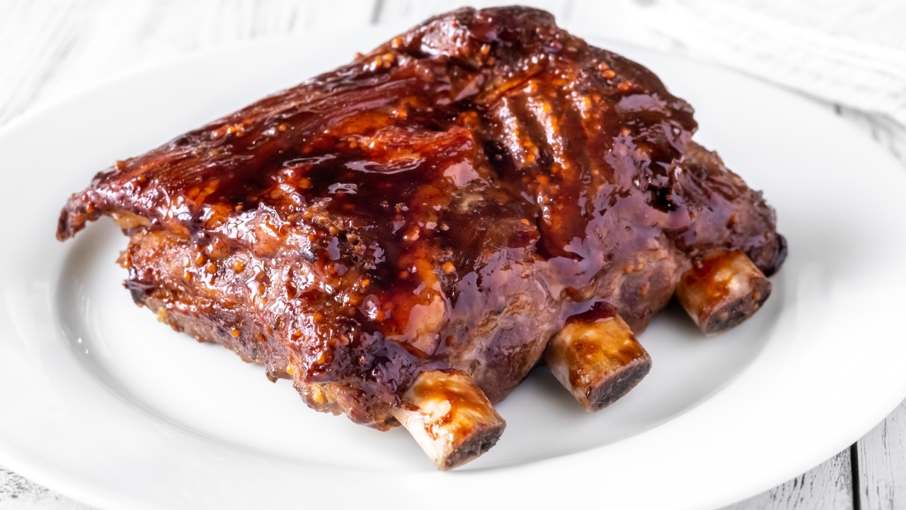 Costela assada no forno com sal grosso